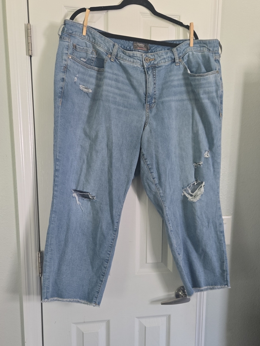 Torrid Light Blue Distressed Cropped Jeans